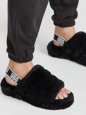 UGG Fluff Yeah Slides Women’s 5 Black Fuzzy Sheepskin Slippers